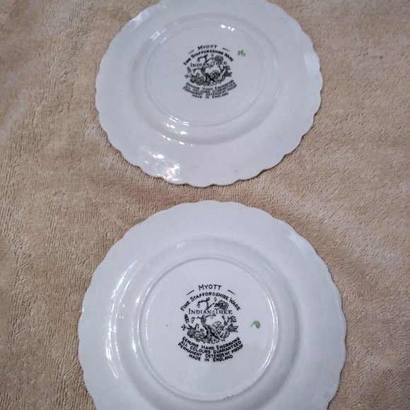 Two Myott Fine Staffordshire Ware Saucers - Picture 2 of 4